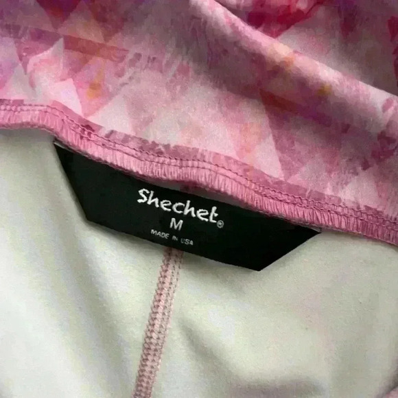 NWOT Medium multicolor 3/4 leggings - Picture 3 of 3